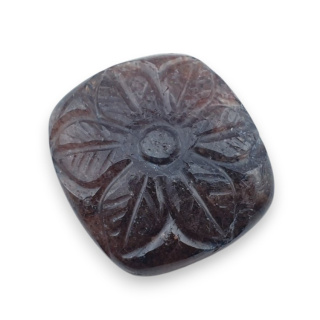 Kwarc truskawkowy kaboszon carving 24x22 mm nr 14