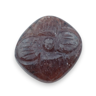 Kwarc truskawkowy kaboszon carving 24x22 mm nr 15