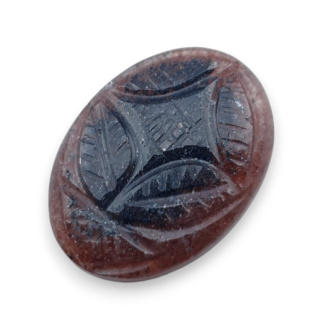 Kwarc truskawkowy kaboszon carving 27x20 mm nr 78