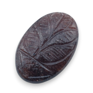 Kwarc truskawkowy kaboszon carving 28x19 mm nr 68