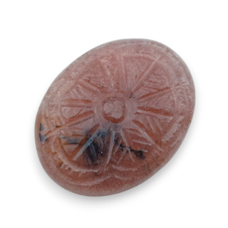 Kwarc truskawkowy kaboszon carving 30x24 mm nr 12