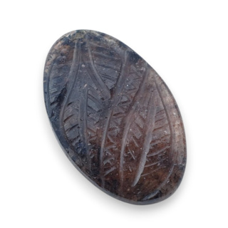 Kwarc truskawkowy kaboszon carving 31x19 mm nr 64