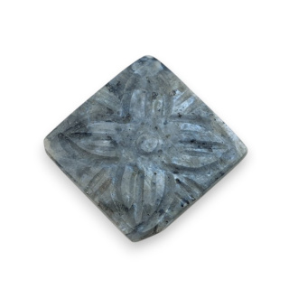 Larvikit kaboszon carving 25x25 mm nr 1