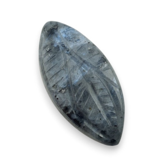 Larvikit kaboszon carving 28x14 mm nr 9