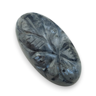 Larvikit kaboszon carving 29x15 mm nr 7