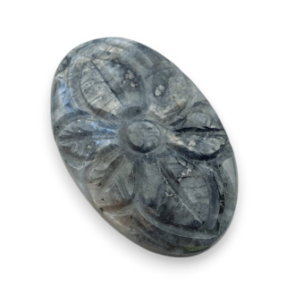 Larvikit kaboszon carving 29x18 mm nr 3