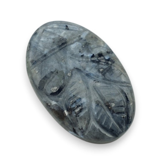 Larvikit kaboszon carving 30x19 mm nr 6