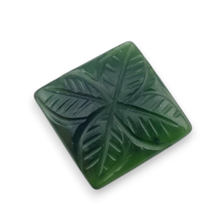 Nefryt kaboszon carving 20x20 mm nr 65
