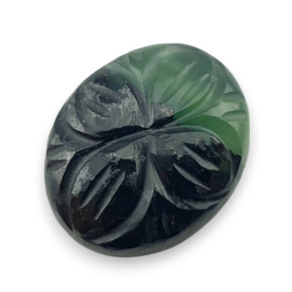 Nefryt kaboszon carving 22x18 mm nr 47