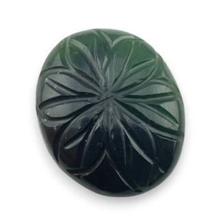 Nefryt kaboszon carving 23x19 mm nr 63