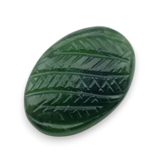Nefryt kaboszon carving 24x17 mm nr 68