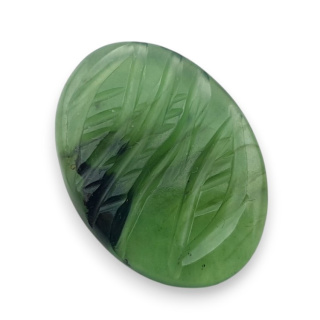 Nefryt kaboszon carving 24x17 mm nr 93