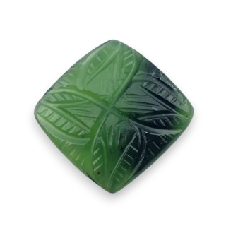 Nefryt kaboszon carving 24x24 mm nr 20