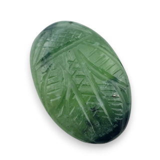 Nefryt kaboszon carving 25x17 mm nr 60