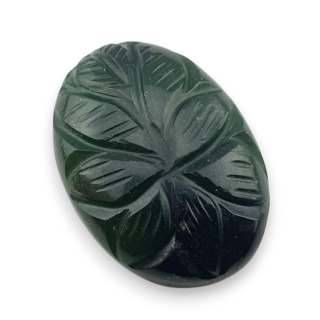 Nefryt kaboszon carving 26x19 mm nr 51