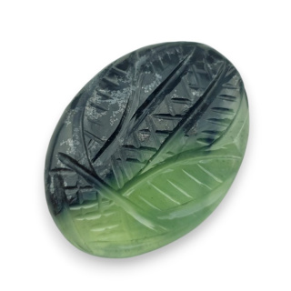Nefryt kaboszon carving 27x20 mm nr 72