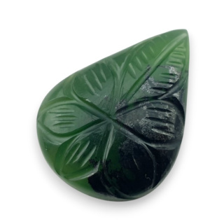 Nefryt kaboszon carving 28x21 mm nr 25