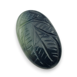 Nefryt kaboszon carving 29x18 mm nr 79