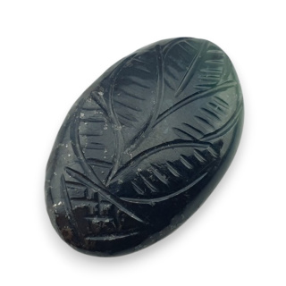 Nefryt kaboszon carving 30x19 mm nr 62