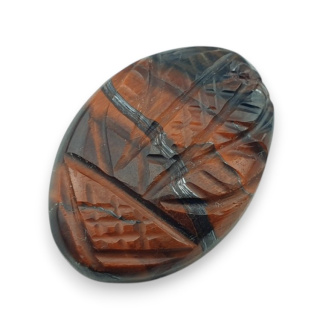 Tygrysie oko czerwone kaboszon carving 26x18 mm nr 41