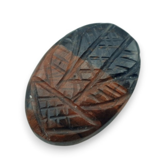 Tygrysie oko czerwone kaboszon carving 27x18 mm nr 26