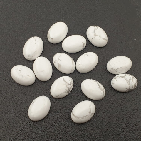 Howlit kaboszon 14x10 mm 1 szt Howlit kaboszon 14x10 mm 1 szt