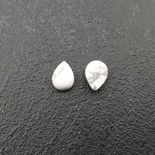 Howlit kaboszon łezka 8x6 mm 1 szt