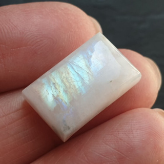Kamień księżycowy kaboszon 19x12 mm nr A389