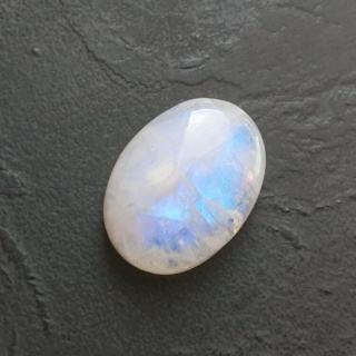 Kamień księżycowy kaboszon 21x16 mm nr A401