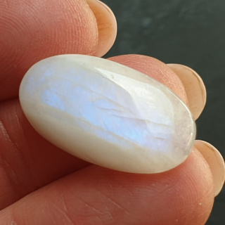 Kamień księżycowy kaboszon 23x13 mm nr A404