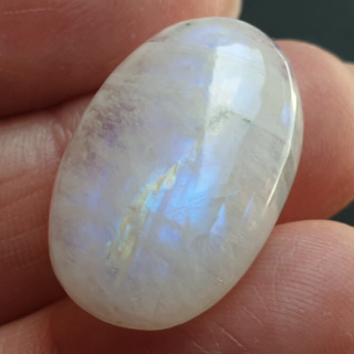 Kamień księżycowy kaboszon 24x16 mm nr A420