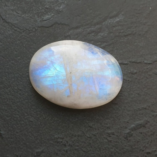 Kamień księżycowy kaboszon 25x19 mm nr A374