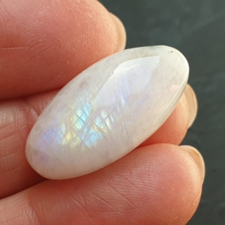 Kamień księżycowy kaboszon 27x13 mm nr A395