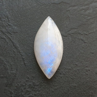 Kamień księżycowy kaboszon 28x13 mm nr A370