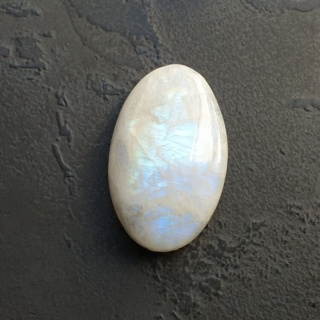 Kamień księżycowy kaboszon 28x18 mm nr A315
