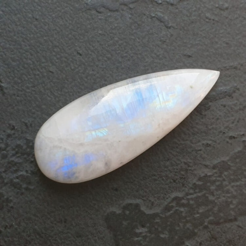 Kamień księżycowy kaboszon 33x13 mm nr A377 Kamień księżycowy kaboszon 33x13 mm nr A377