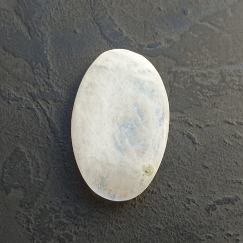 Kamień księżycowy kaboszon 34x21 mm nr A335 Kamień księżycowy kaboszon 34x21 mm nr A335