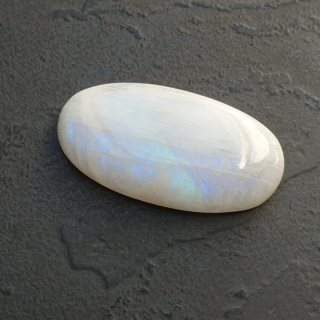 Kamień księżycowy kaboszon 35x18 mm nr A281