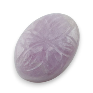 Kunzyt kaboszon carving 20x14 mm nr 28