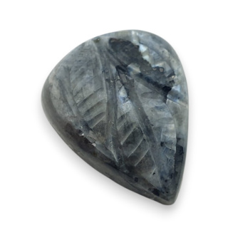 Larvikit kaboszon carving 23x18 mm nr 75