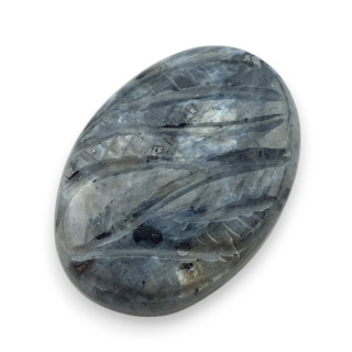 Larvikit kaboszon carving 26x18 mm nr 51