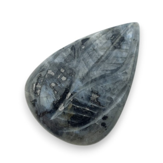 Larvikit kaboszon carving 26x18 mm nr 59