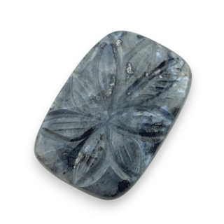 Larvikit kaboszon carving 26x18 mm nr 74