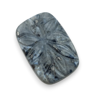 Larvikit kaboszon carving 26x18 mm nr 74