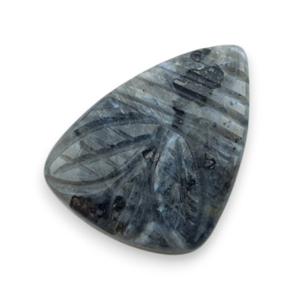 Larvikit kaboszon carving 26x19 mm nr 78