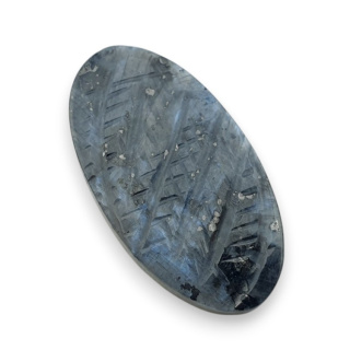 Larvikit kaboszon carving 27x15 mm nr 25