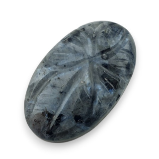 Larvikit kaboszon carving 27x16 mm nr 67