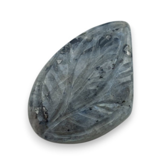 Larvikit kaboszon carving 27x18 mm nr 47