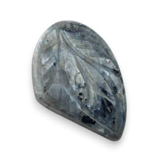 Larvikit kaboszon carving 27x18 mm nr 47