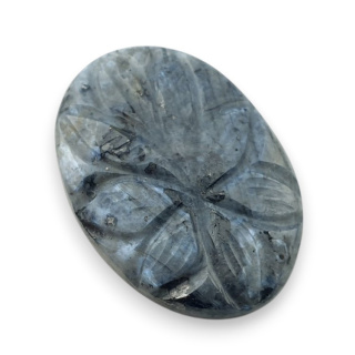 Larvikit kaboszon carving 27x19 mm nr 28